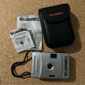 BELL & HOWELL Ultra Compact 35MM Film Camera "Focus Free" 28MM Lens WITH Case